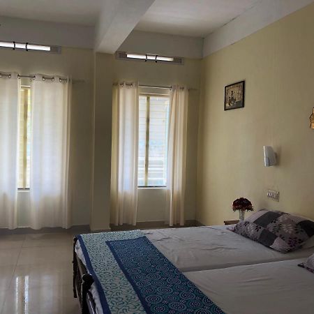 Sandy Beach Hotel Thiruvananthapuram Eksteriør billede