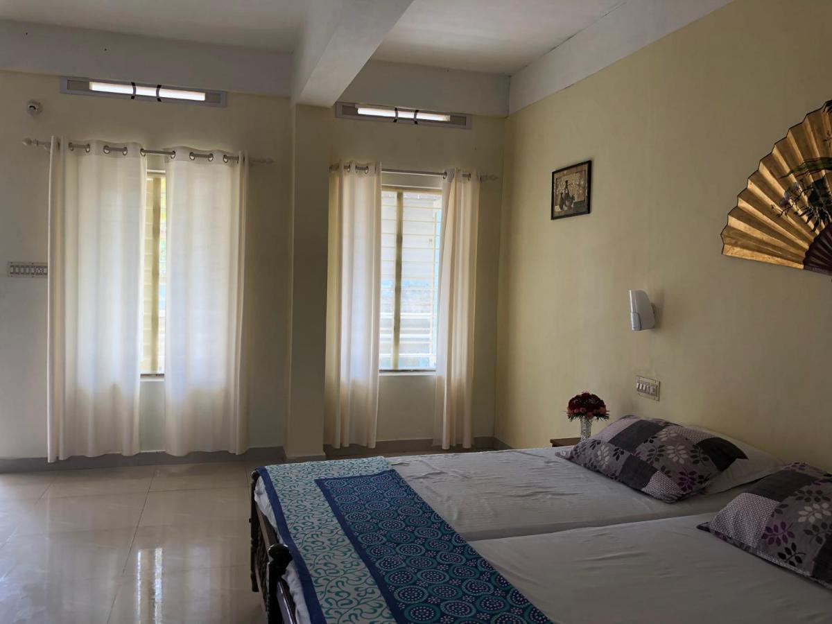 Sandy Beach Hotel Thiruvananthapuram Eksteriør billede