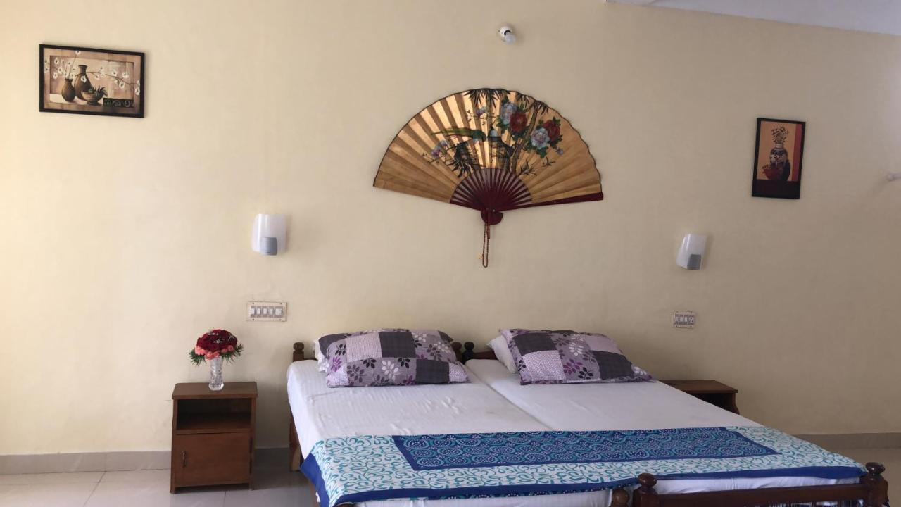 Sandy Beach Hotel Thiruvananthapuram Eksteriør billede